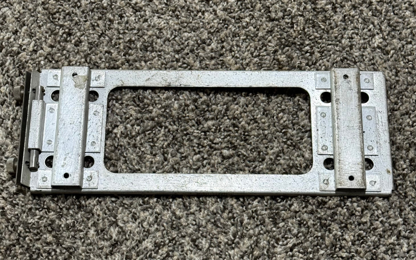 4007261-0502 Bendix RT-131A Mounting Tray