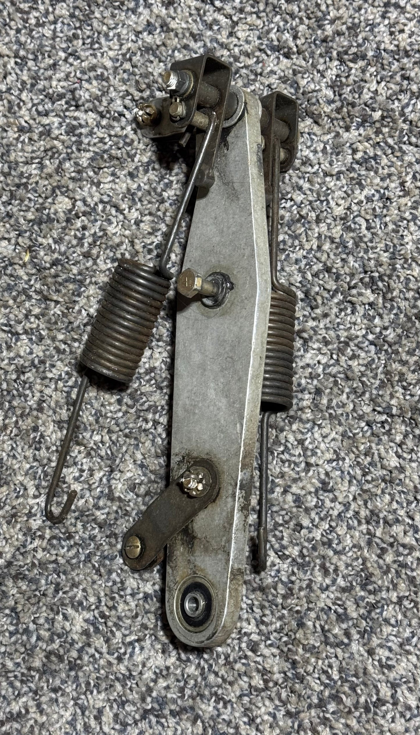 0760675-5 C-182R Elevator Bellcrank Assy W/ Links Aft and Springs