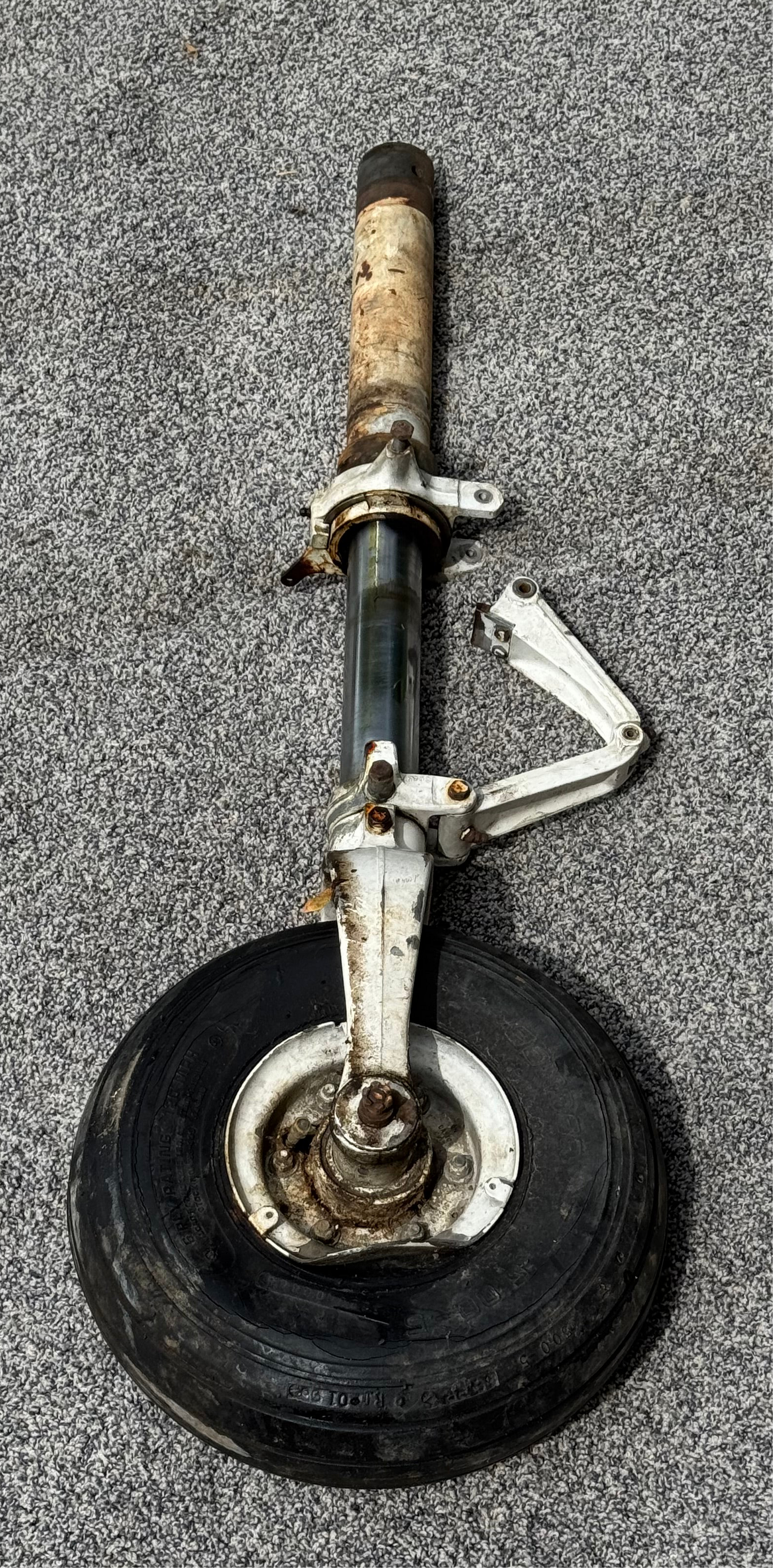 0543039-200 C-172 Nose Gear Shock Strut Assembly
