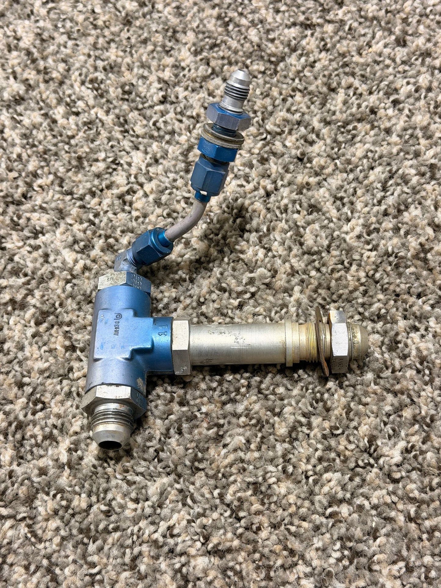 AN938 Tee Valve Assembly