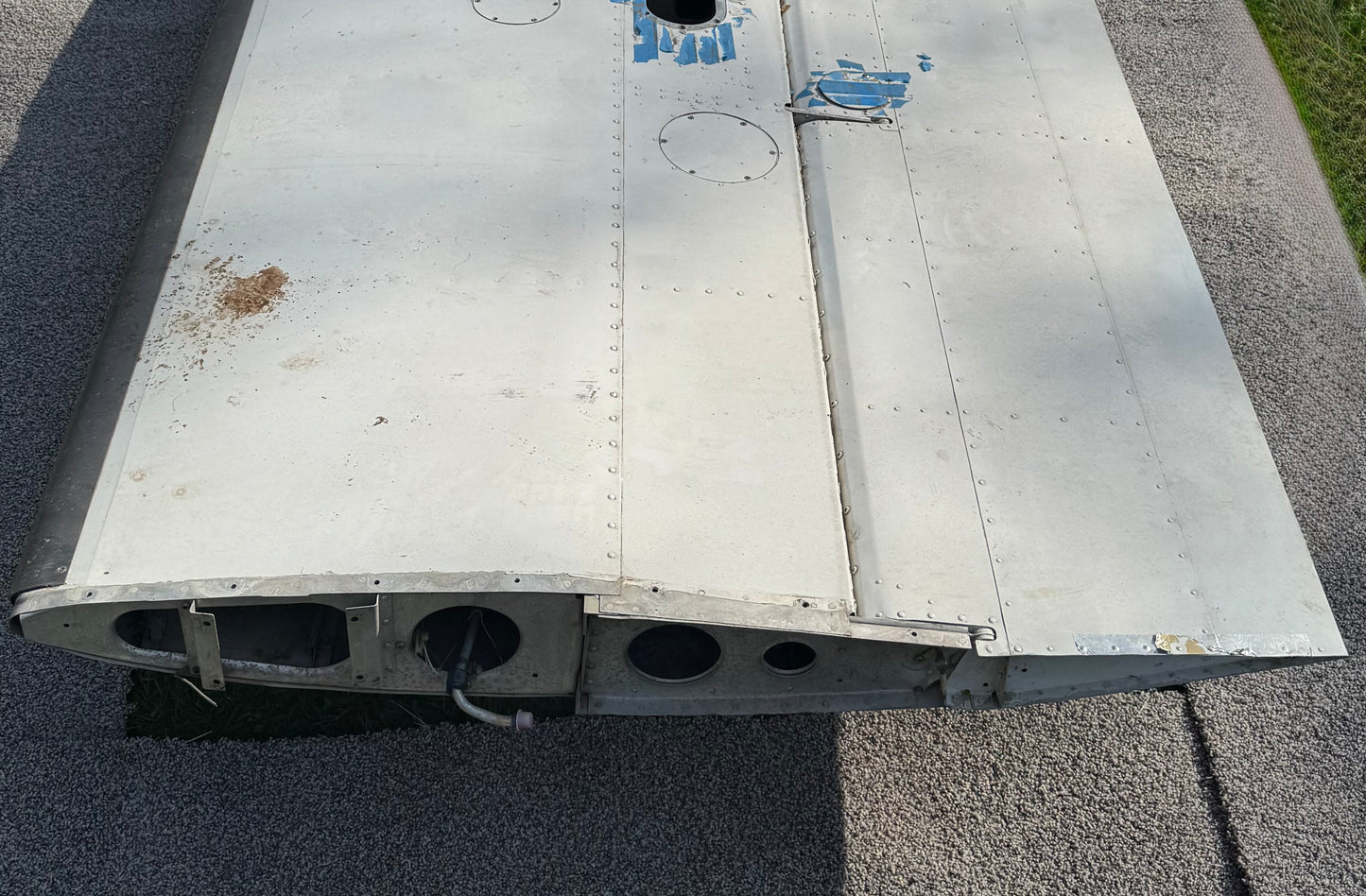 1221221-13 C-210M LH Wing W/ Aileron and Flap