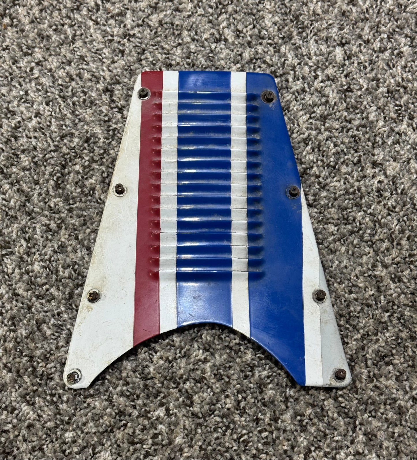 51916-002 Piper PA-31T Engine Cowling Louver Assy (Painted)
