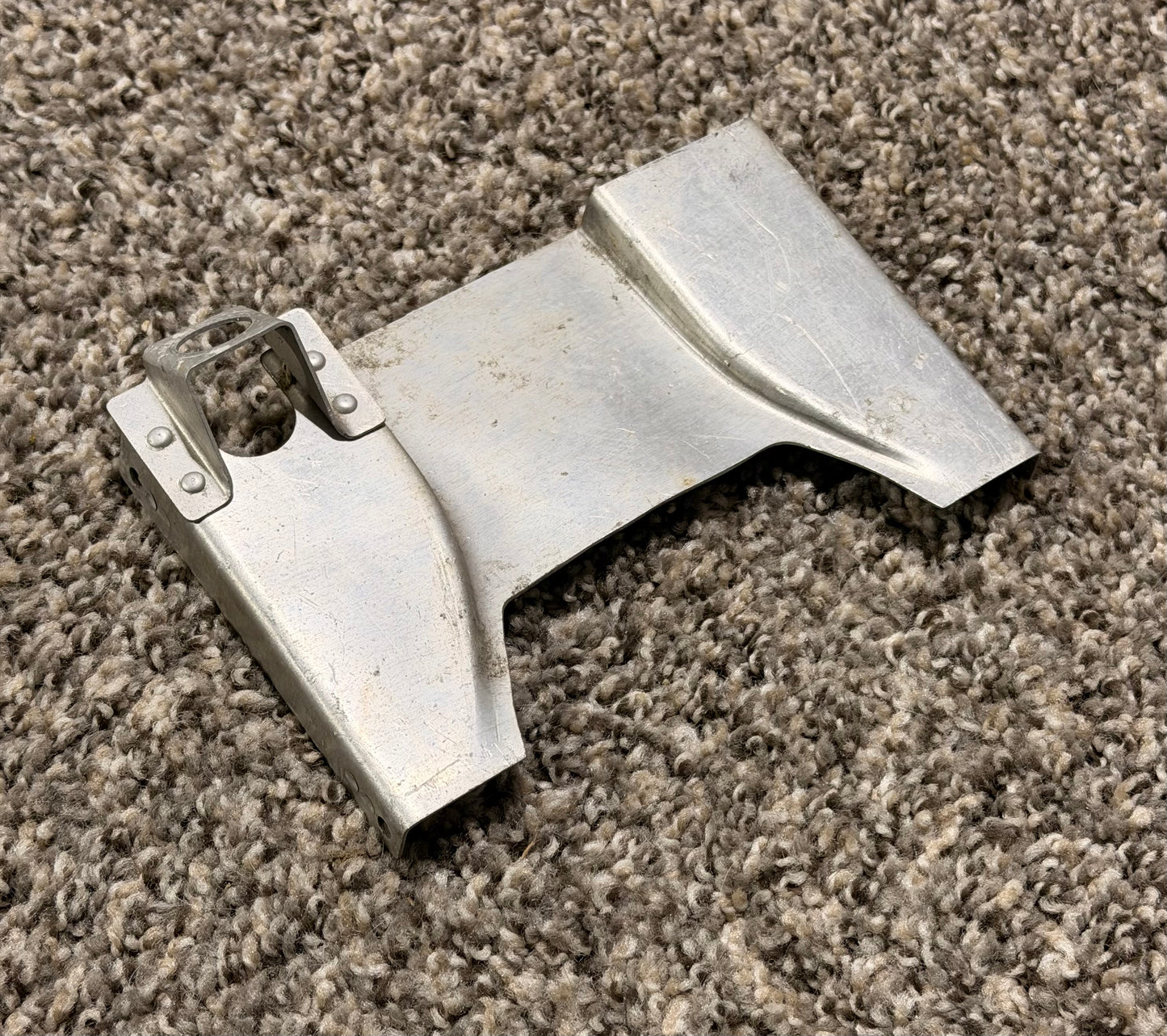 2113136-1 Cessna T210N Panel Assy Pedestal