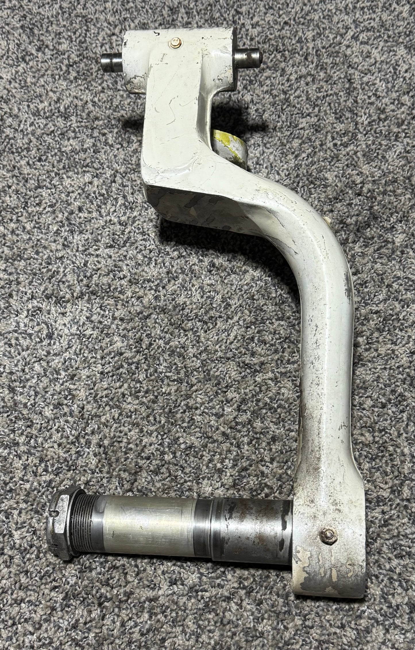 169-810000-608 Beechcraft B23 Main Gear Fork W/ Axel Assy RH, Compression Plate