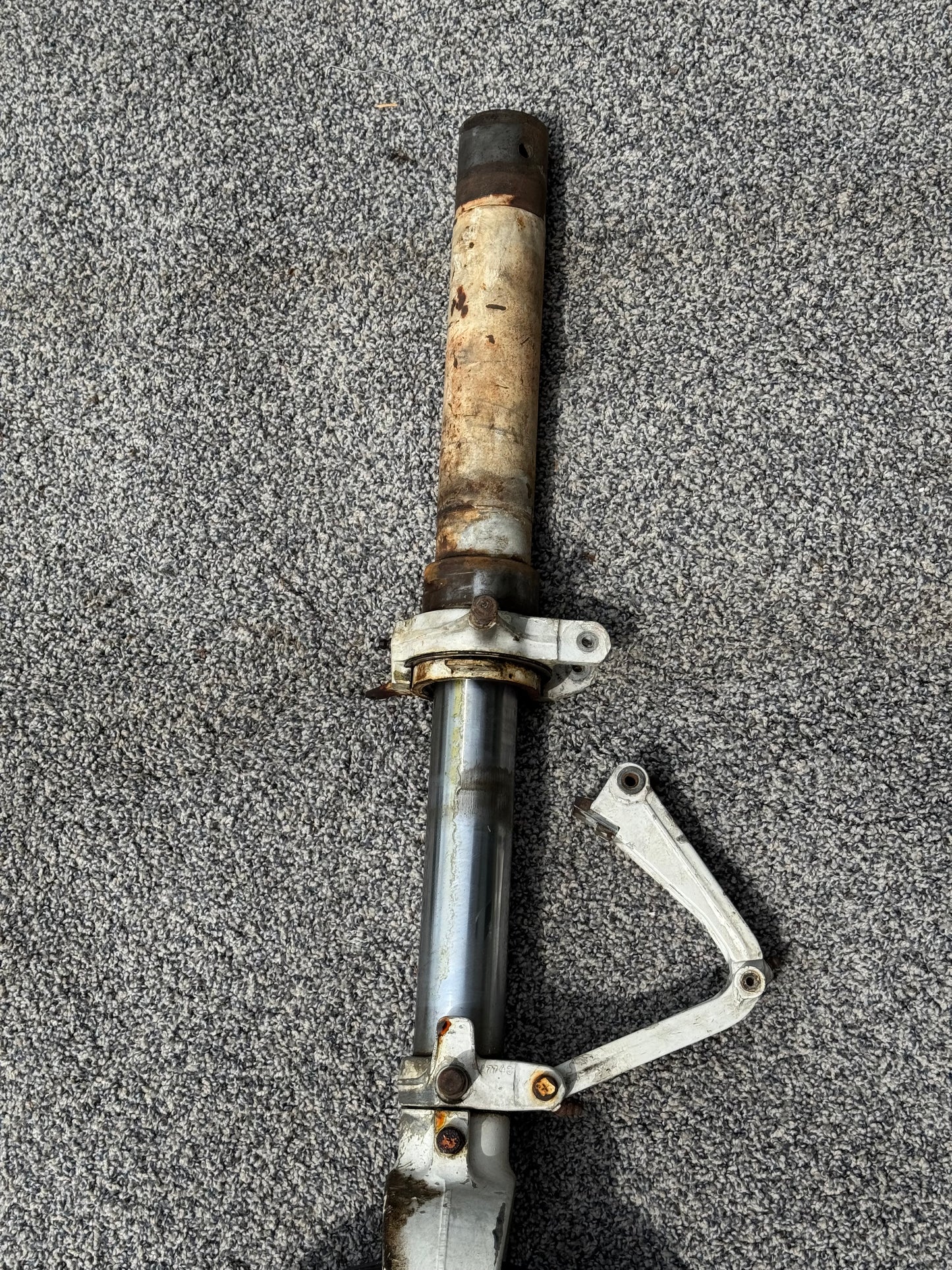 0543039-200 C-172 Nose Gear Shock Strut Assembly