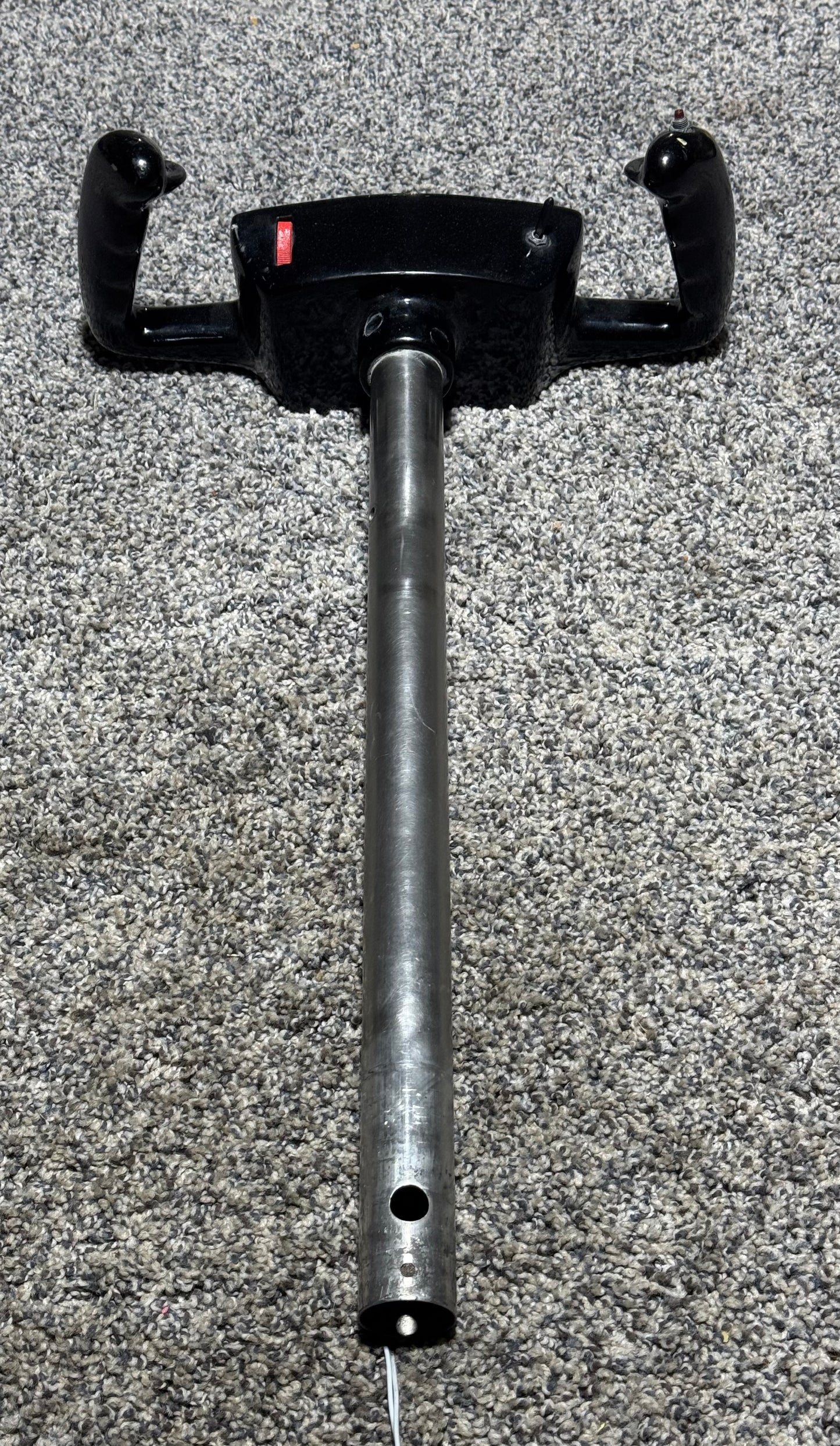 0860221-9 C-320 LH Control Wheel Tube Assy
