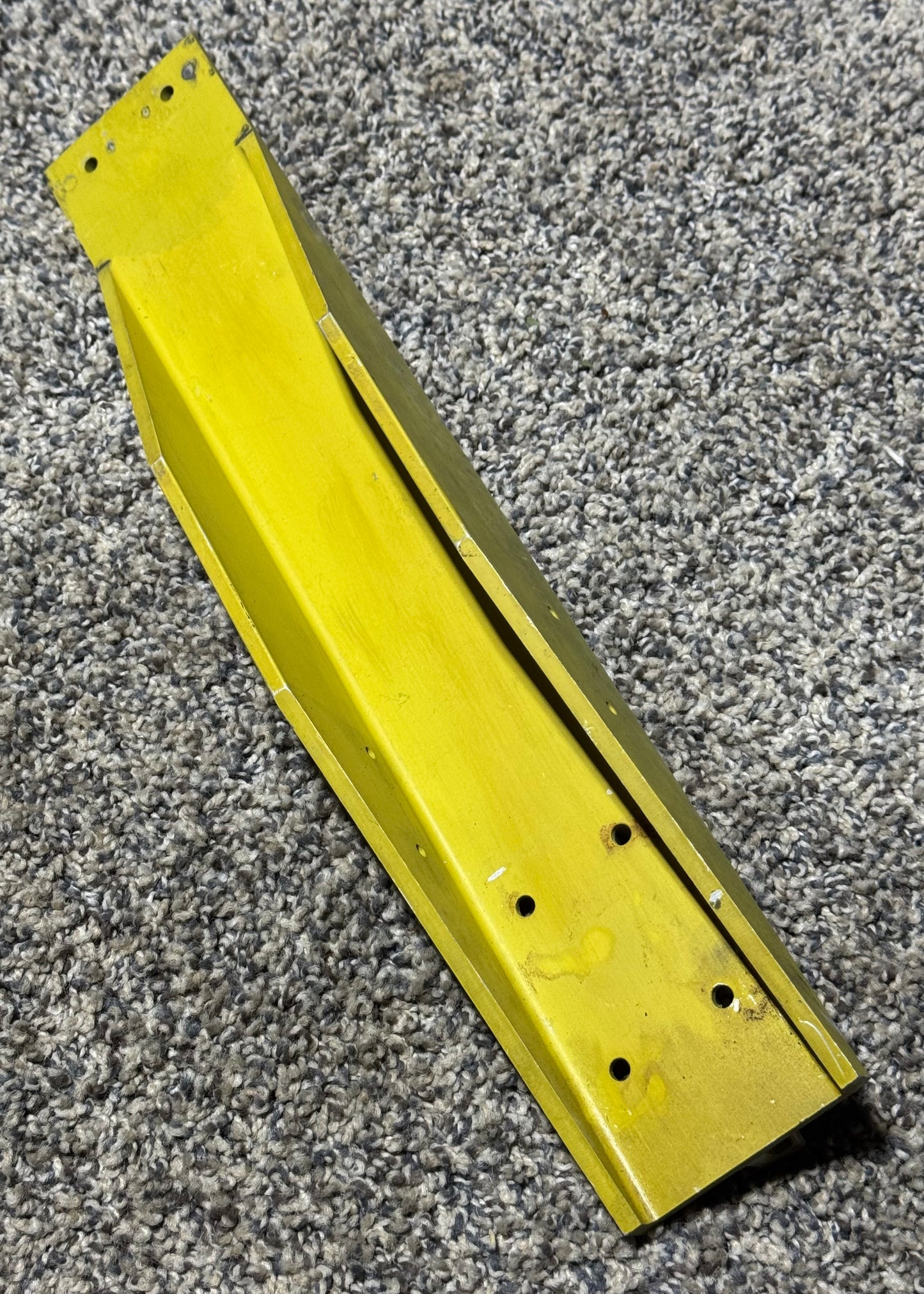 002-430021-61 Beechcraft A36 Bonanza Front Seat Center Rail Track
