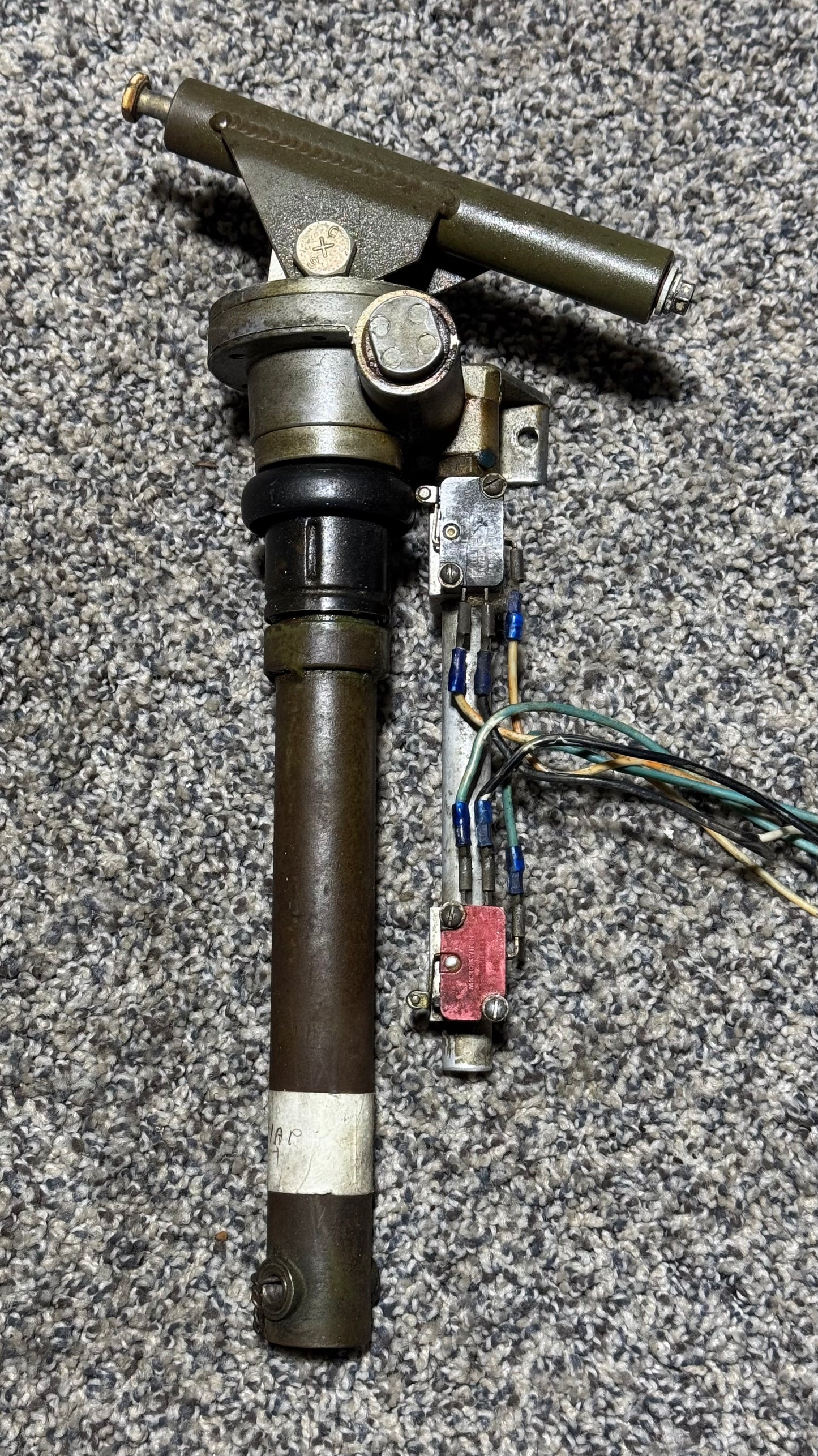 C301002-0116 C-182 Flap Actuator W/ Switch Bar