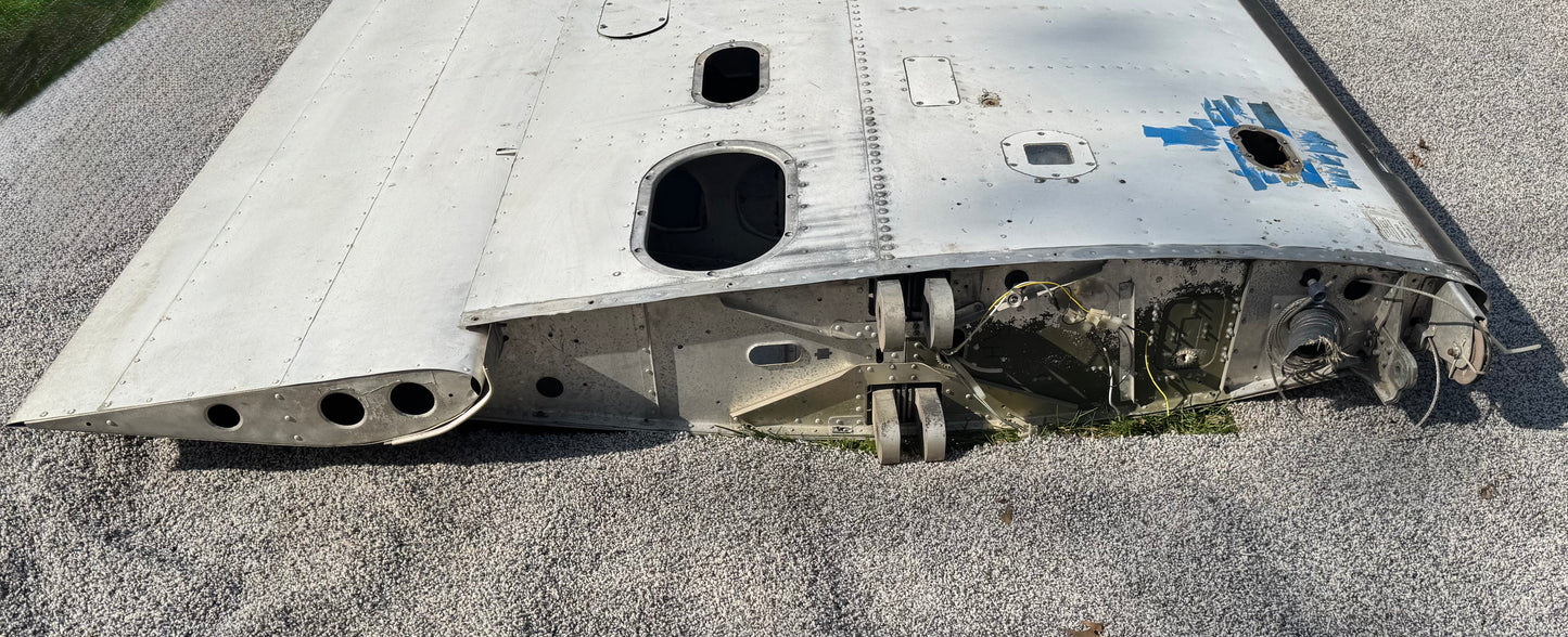 1221221-13 C-210M LH Wing W/ Aileron and Flap