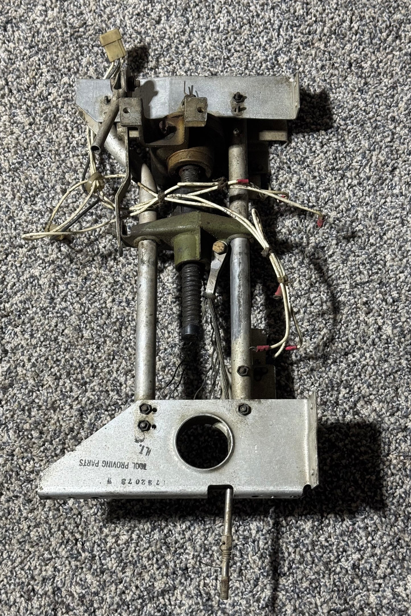 C301002-0203 Cessna 177RG Flap Actuator W/ Bracket And Supports