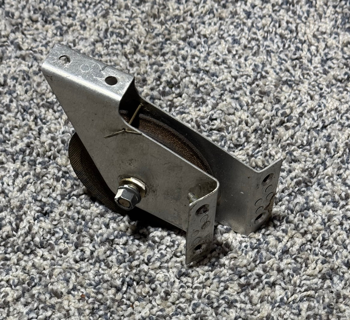 0760105-5 C-R182 LH Bracket Assy Aileron Pulley