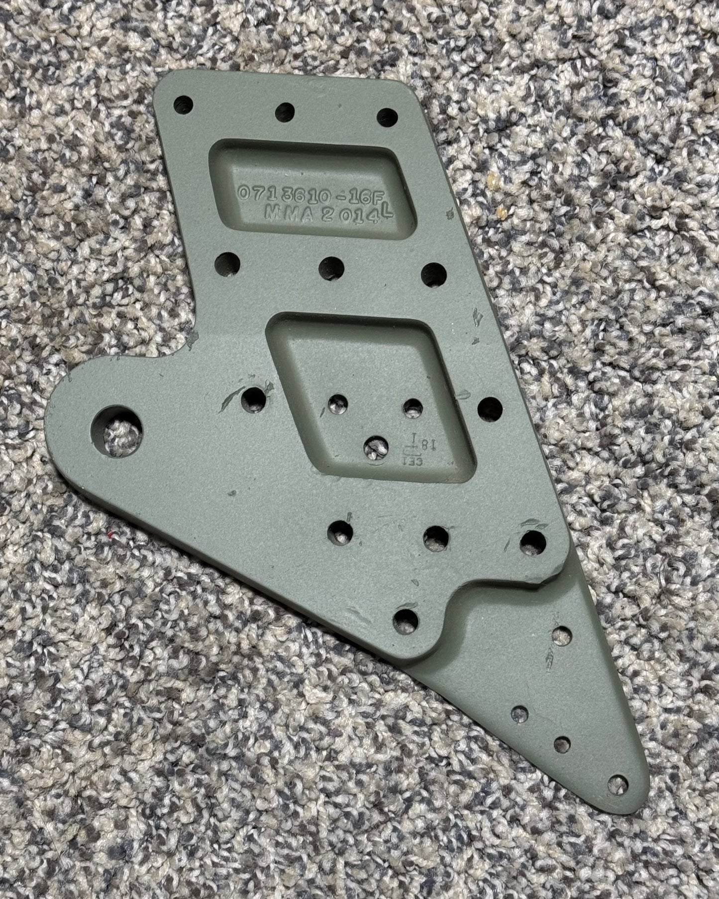 0713610-16F C-R182 RH FWD Door Post Bulkhead Fitting Casting