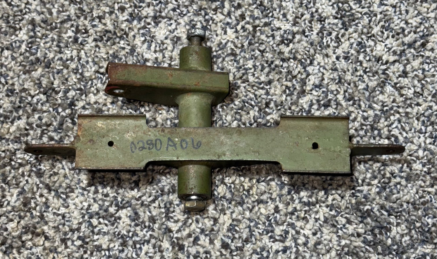 1221087-1 C-210L Aileron Control Bellcrank LH