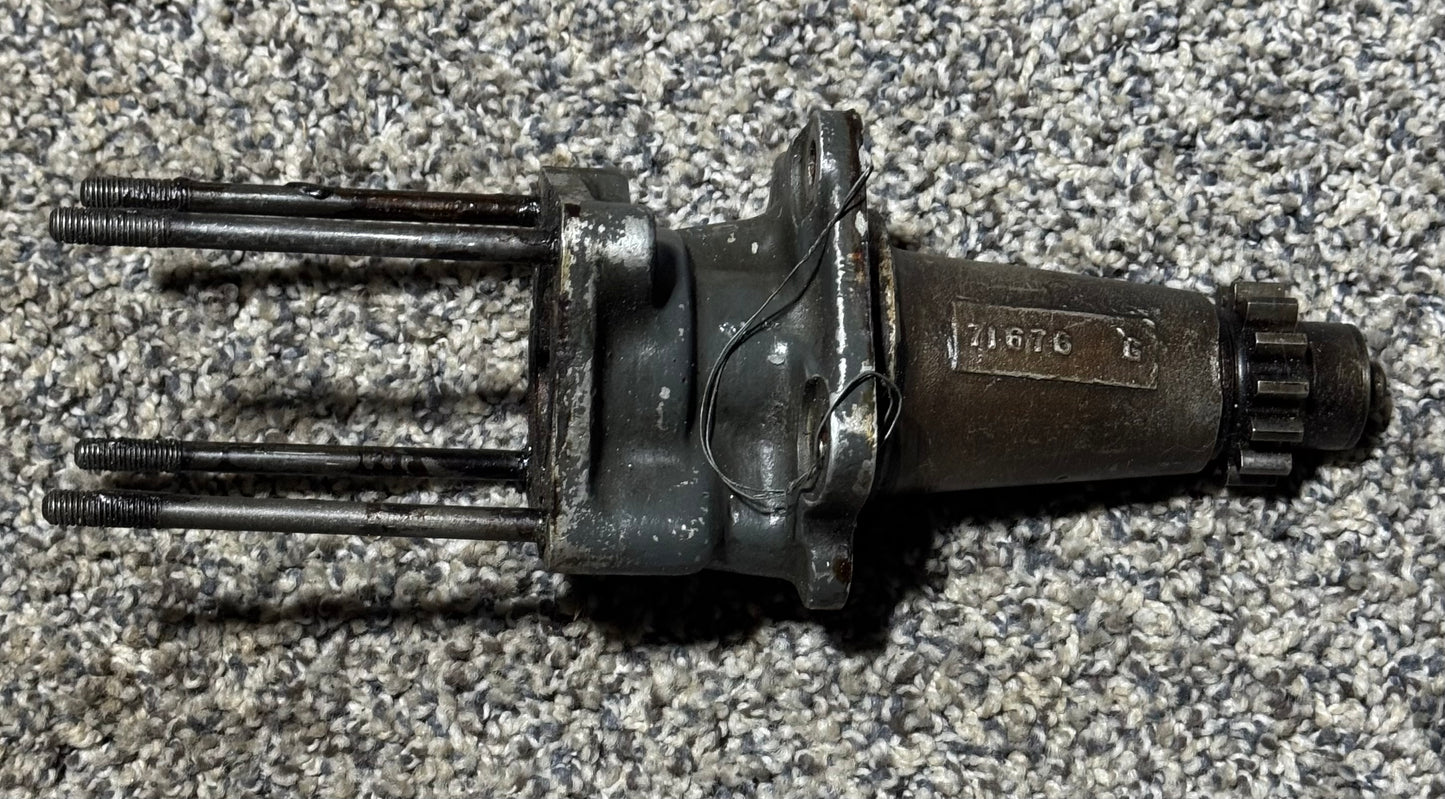 71676-G Lycoming IO-540 Hydraulic Pump Adapter W/ Gears