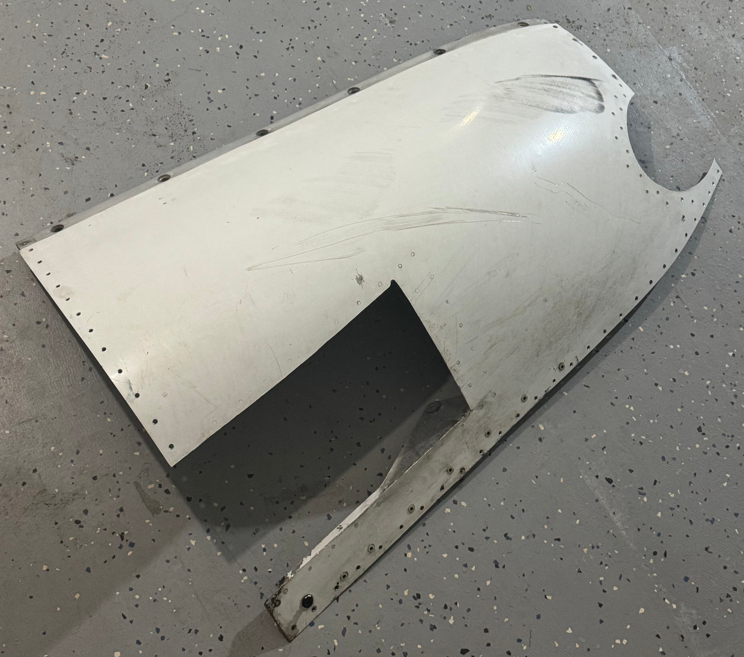 2252019-40 C-R182 RH Lower Cowl Assy