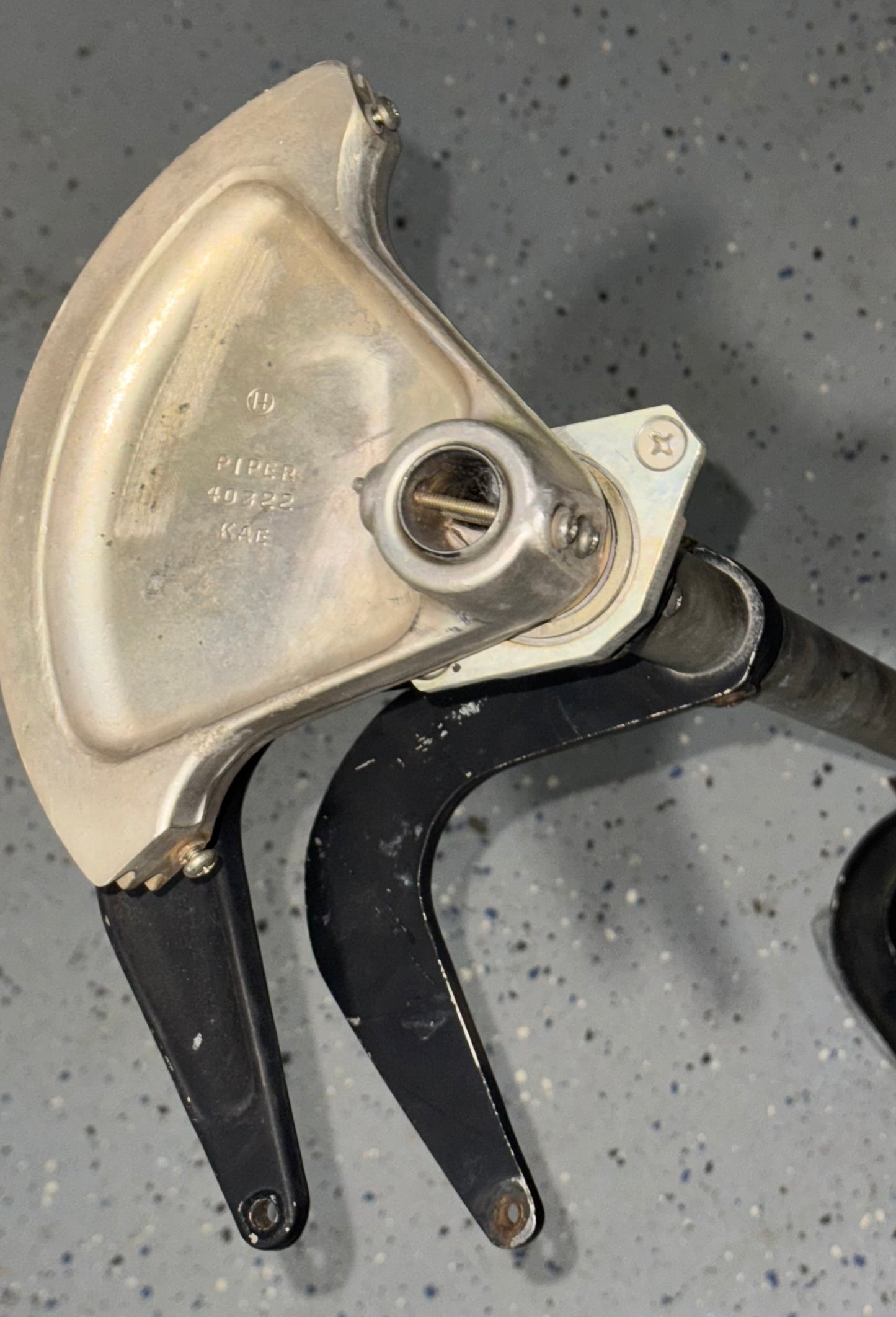 42901-02 Piper PA-31T Elevator Control Torque Tube Assy W/ Weight