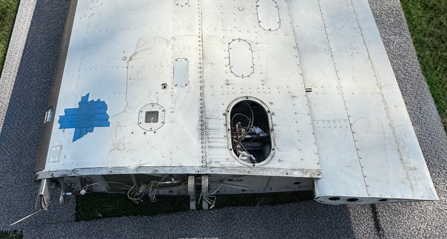 1221222-14 C-210M RH Wing W/ Aileron and Flap