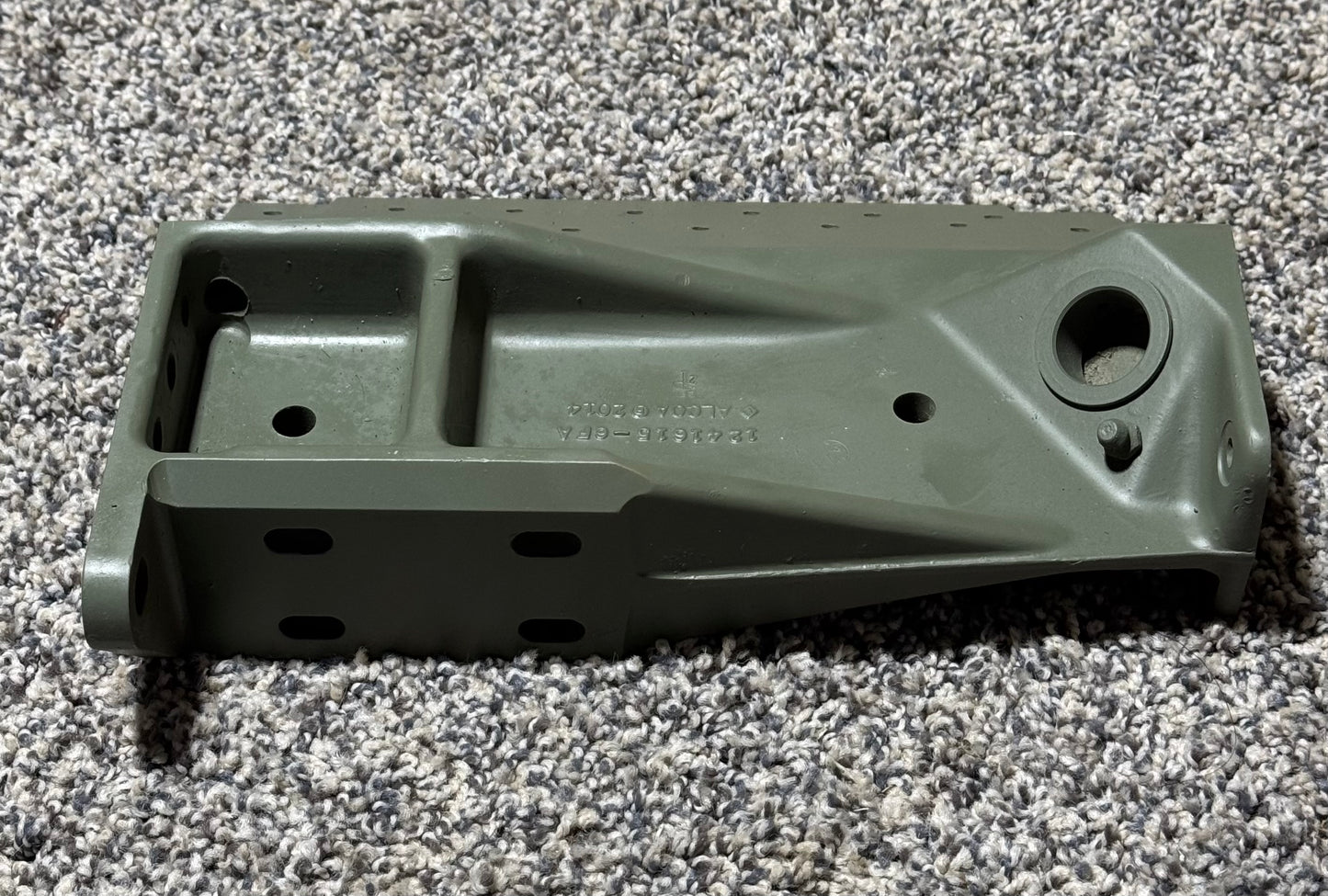 1241615-6FA C-P210N Main Gear Support Assy Outboard