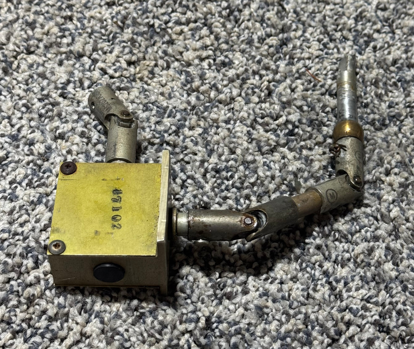 47102-000 Piper PA-31T Aileron Trim Control Assy