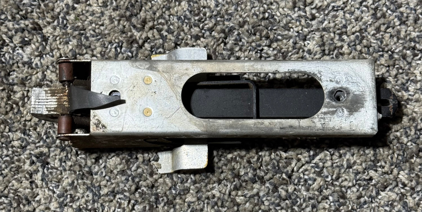 68188-000 PA-28-160 Cabin Door Latch Assembly