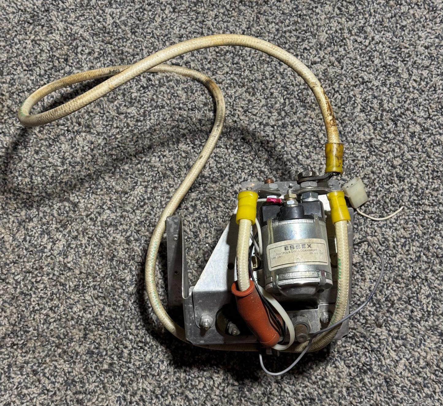 MS3506-1 Anderson Power Products External Power Receptacle (28 volts)
