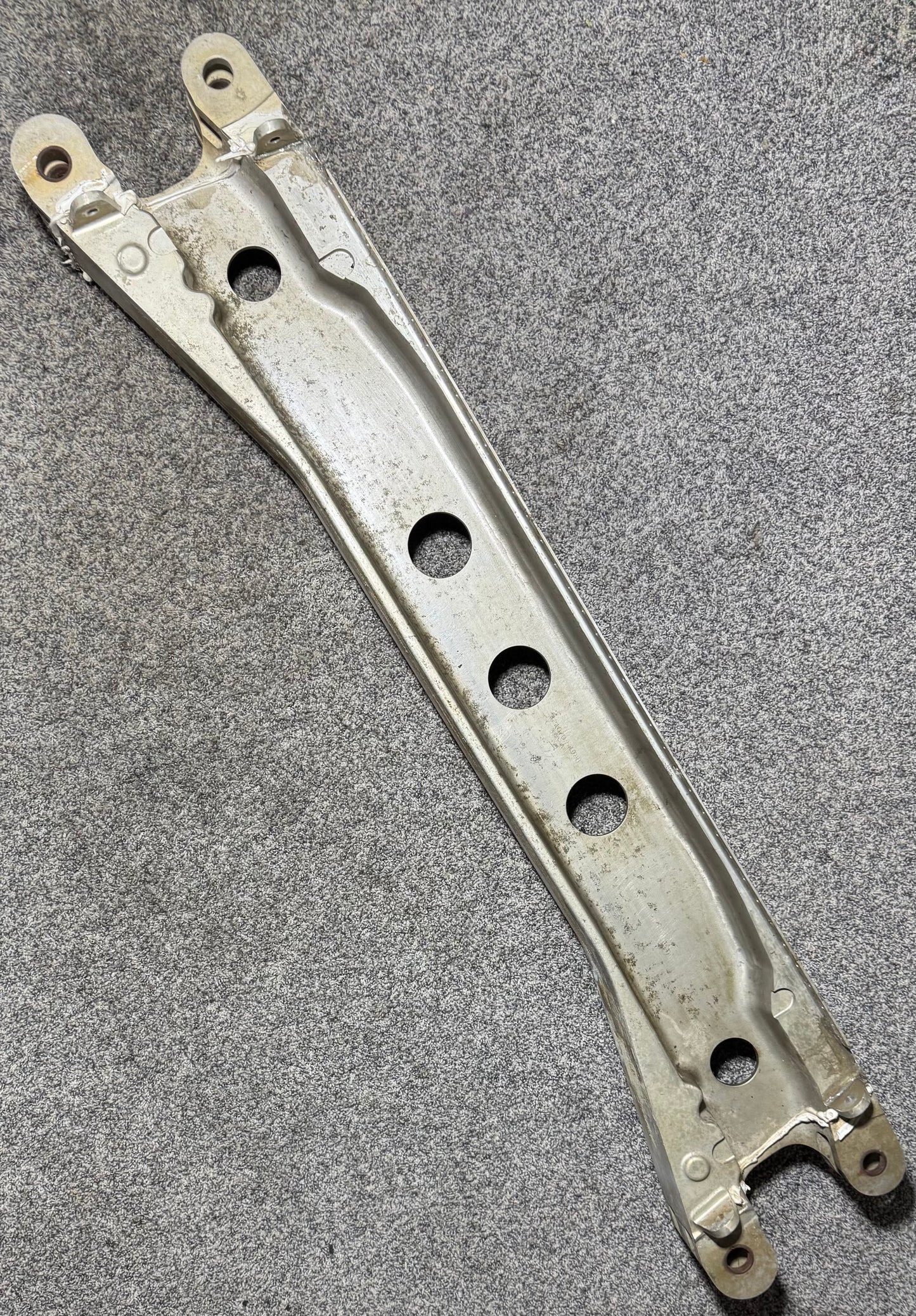1210702-11 C-T210M Carry Thru Spar Assembly