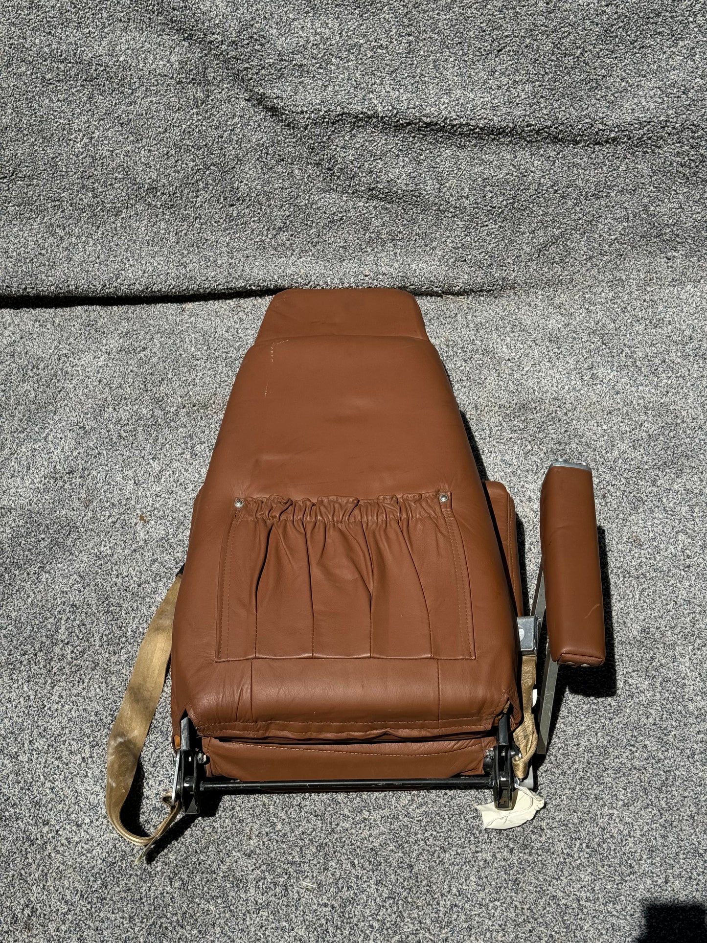 102 530095-53 Beech Baron 58P Seat Assy