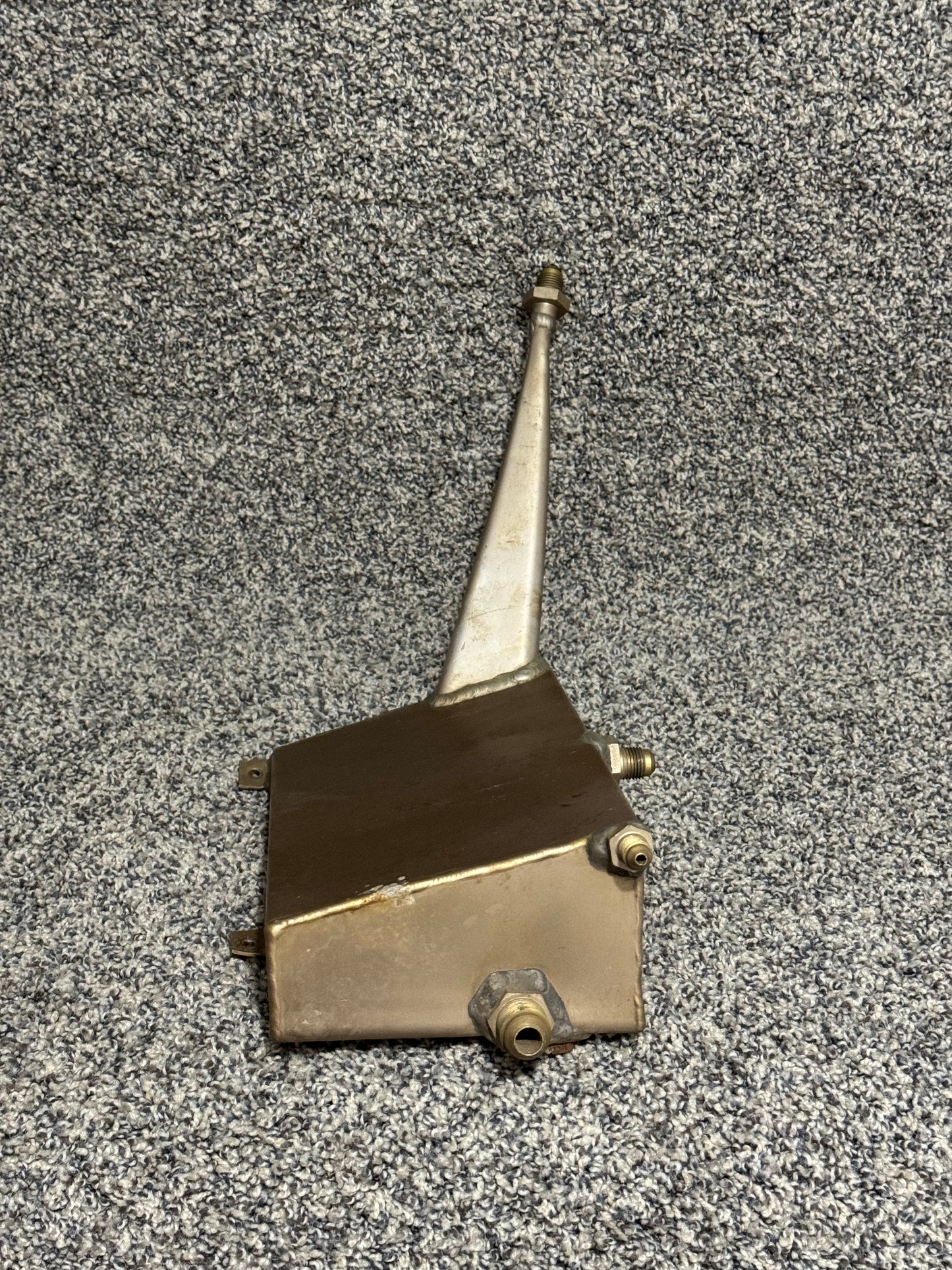 1216407-10 C-210 Fuel Reservoir Assembly RH