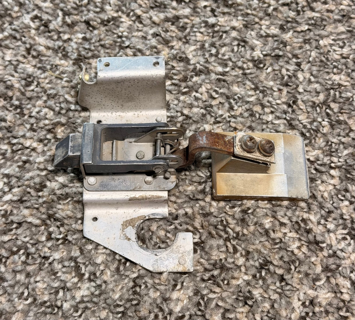 S1359-6 Cessna 177 Baggage Door Latch Assy