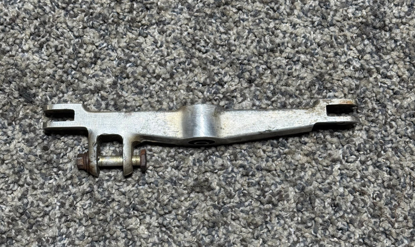 1243411-1 (1243411-497) Cessna T210N Whiffle Tree Nose Gear