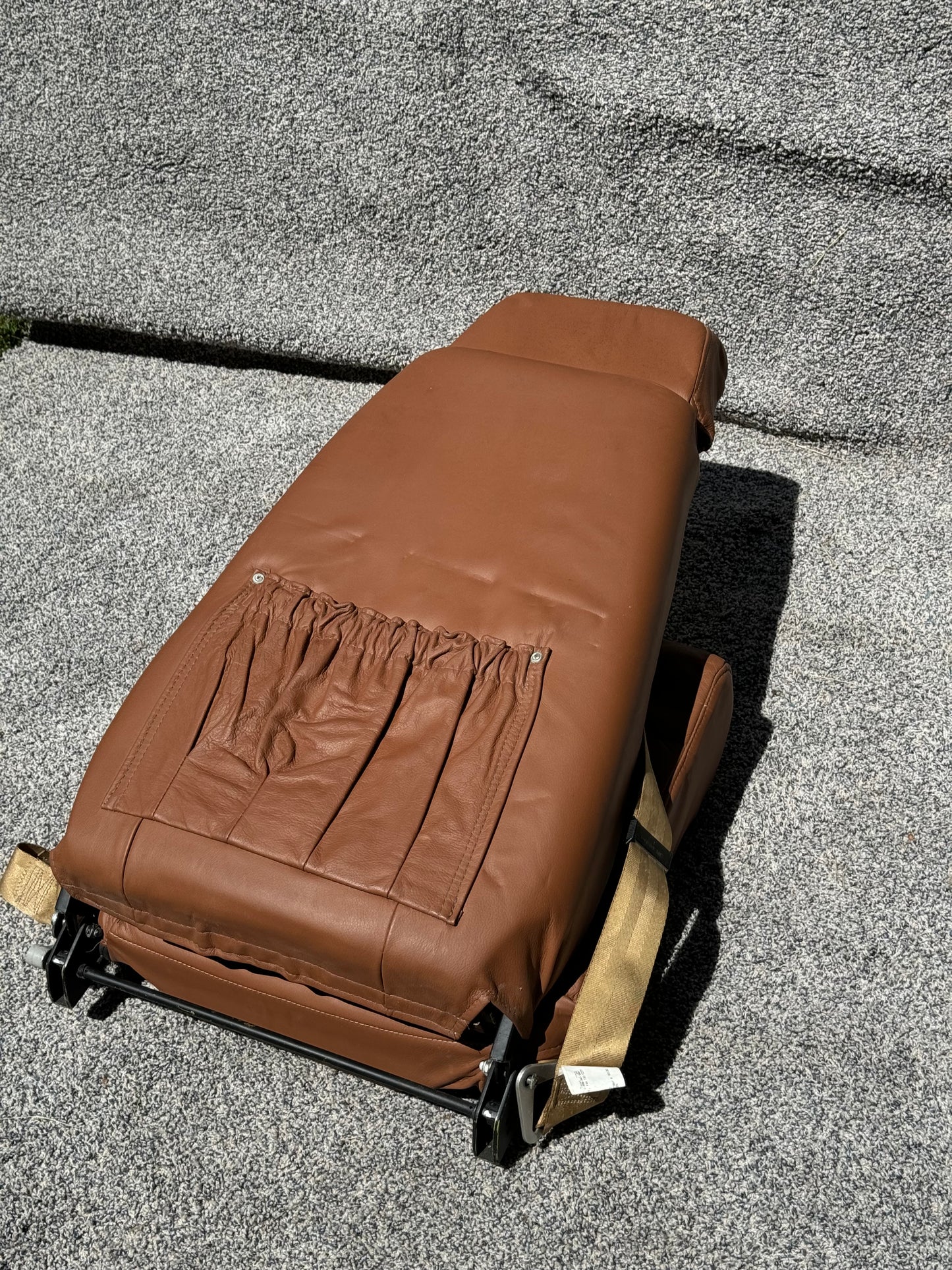 102 530095-70 Beech Baron 58P Seat Assy