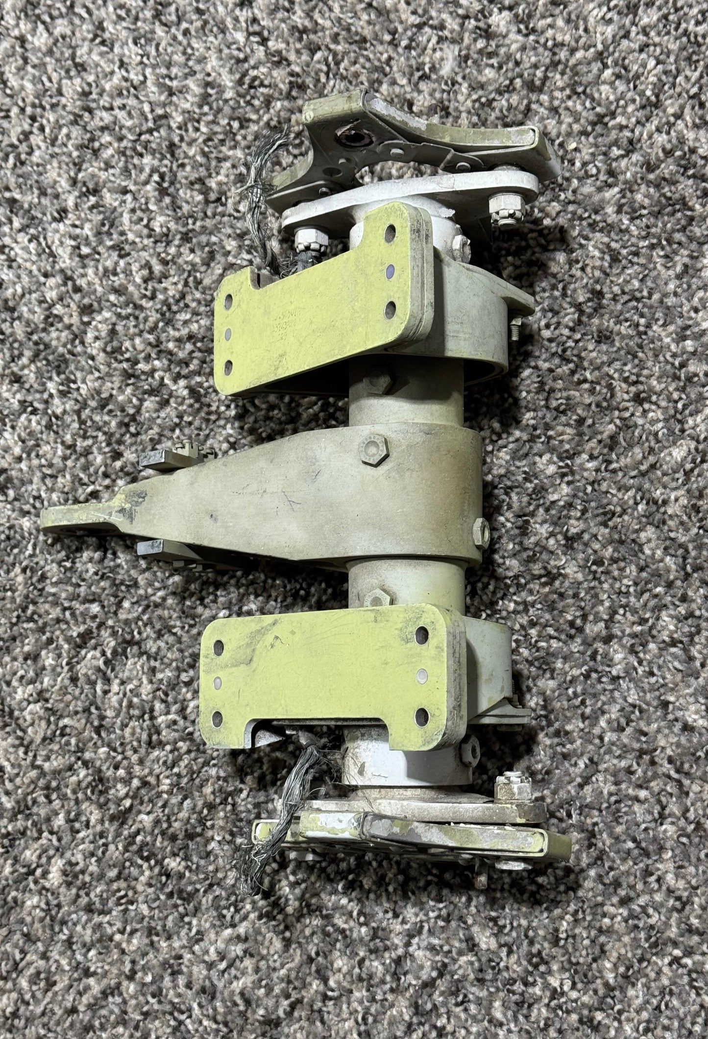 JetStream 3201 Elevator Pivot Shaft Assembly