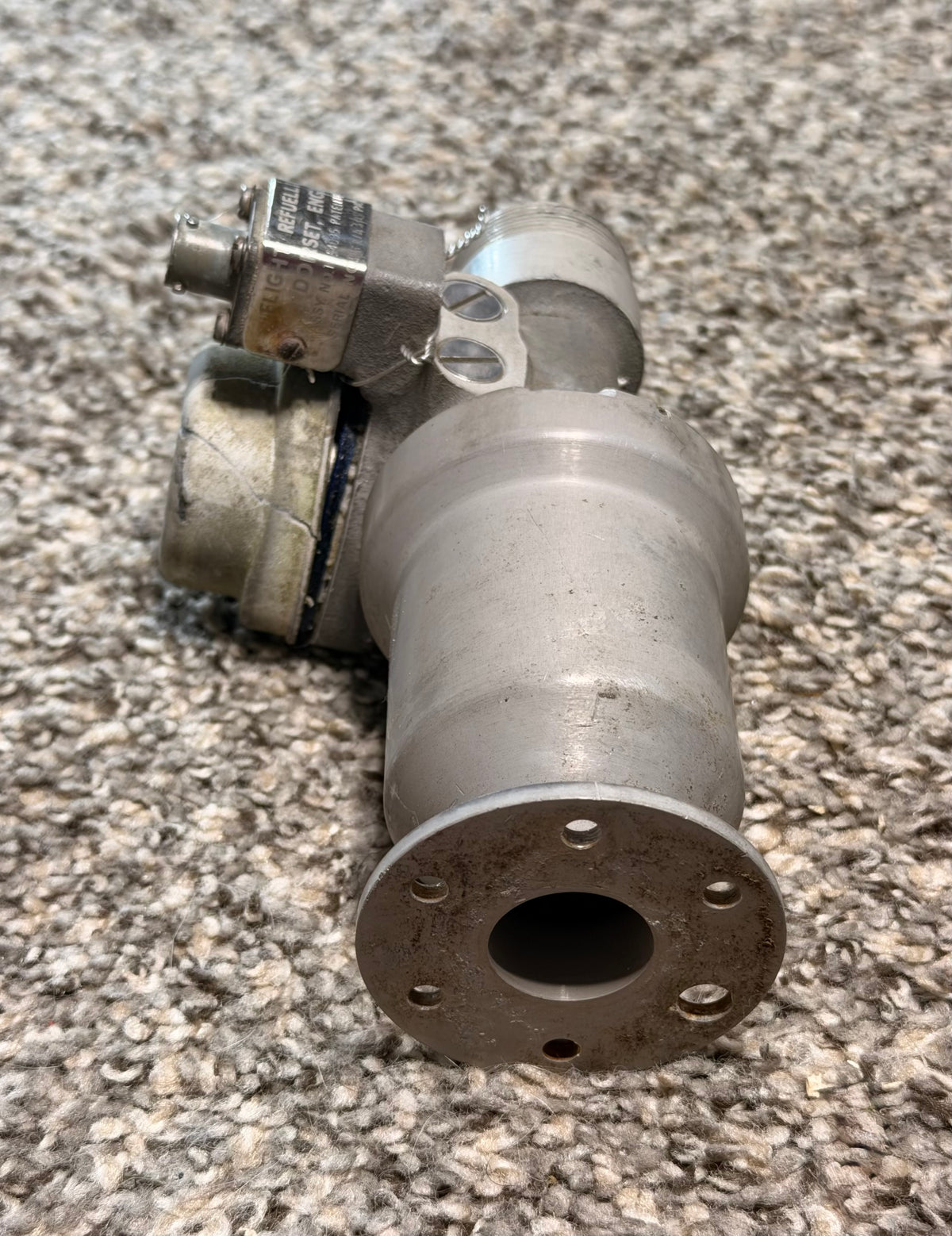 1154035 Flight Refueling Ltd. Fuel Distribution Cut Off Valve Assy