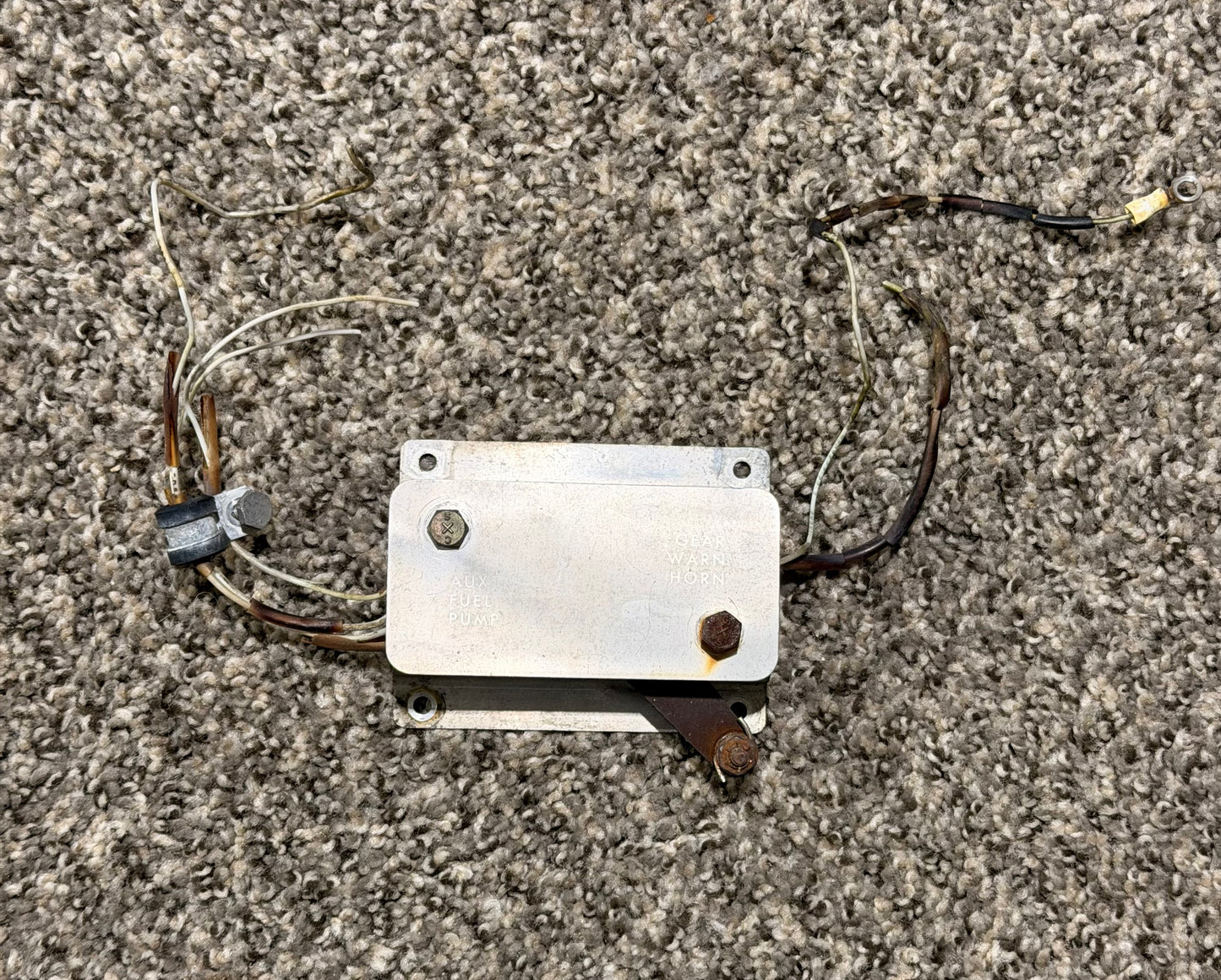1270727-1 Cessna T210N Gear Warning And Fuel Pump Switch