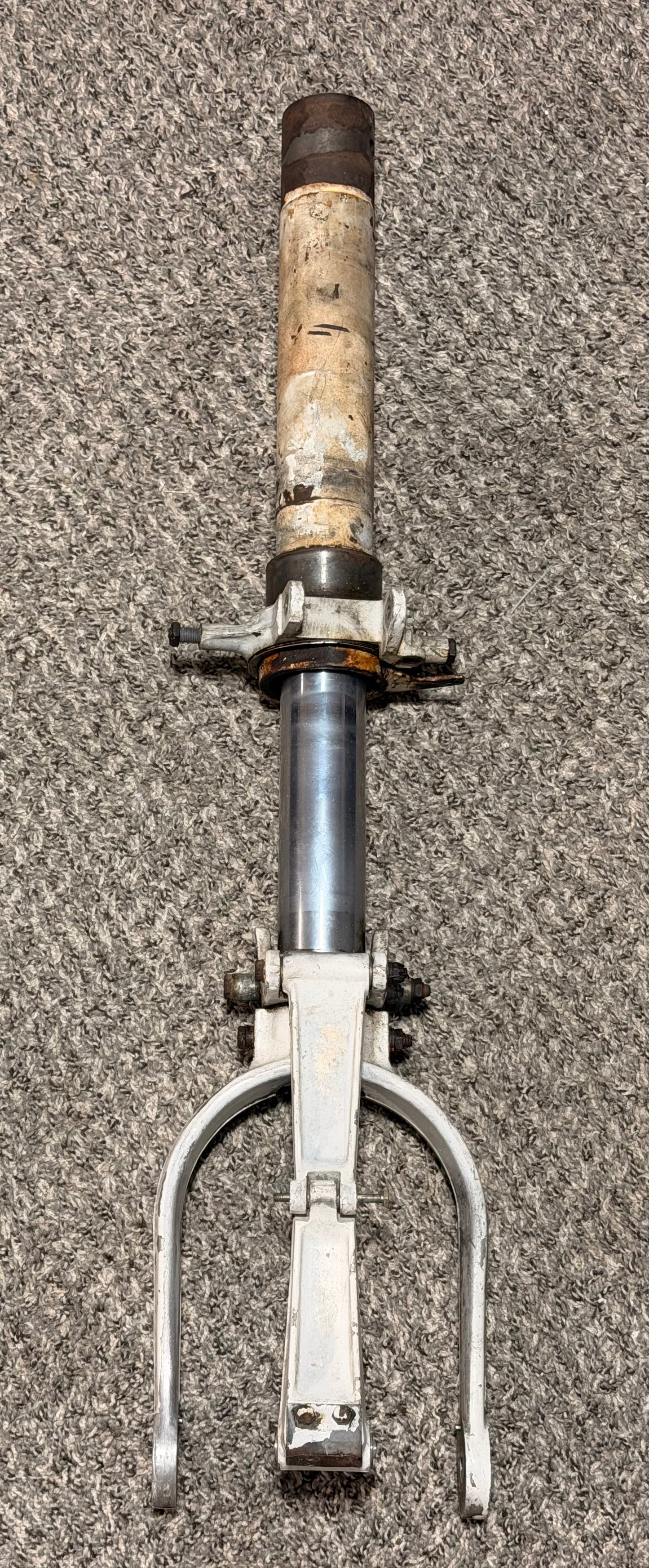 0543039-200 C-172 Nose Gear Shock Strut Assembly