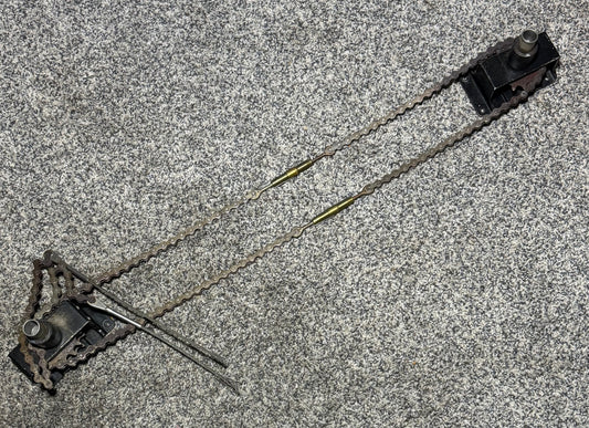 40954-002 PA-31T Aileron Chain Guard