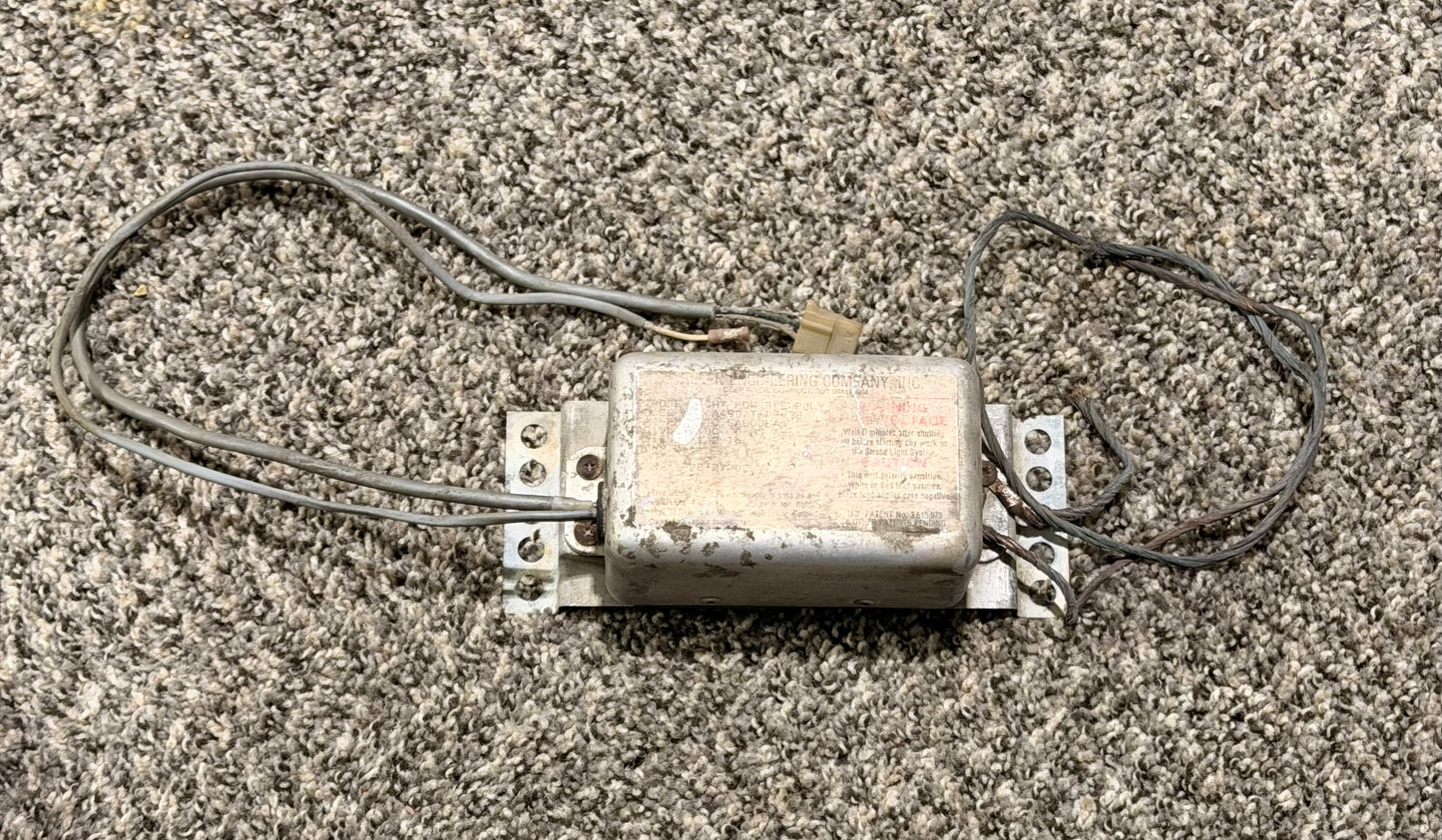 A490-T-DF-28 Whelen Strobe Light Power Supply