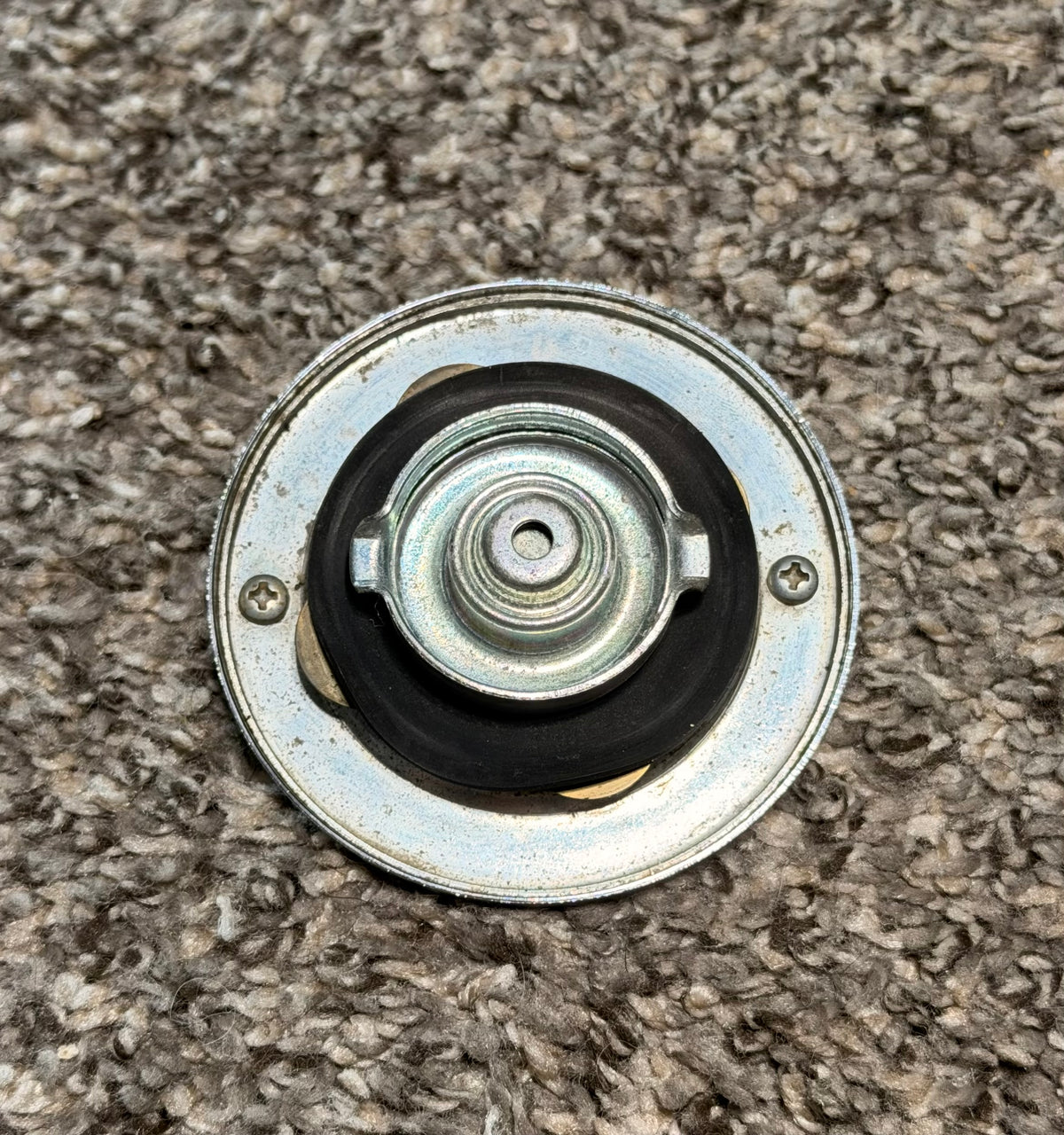 0716128-24 Monarchs Gas Cap Assy