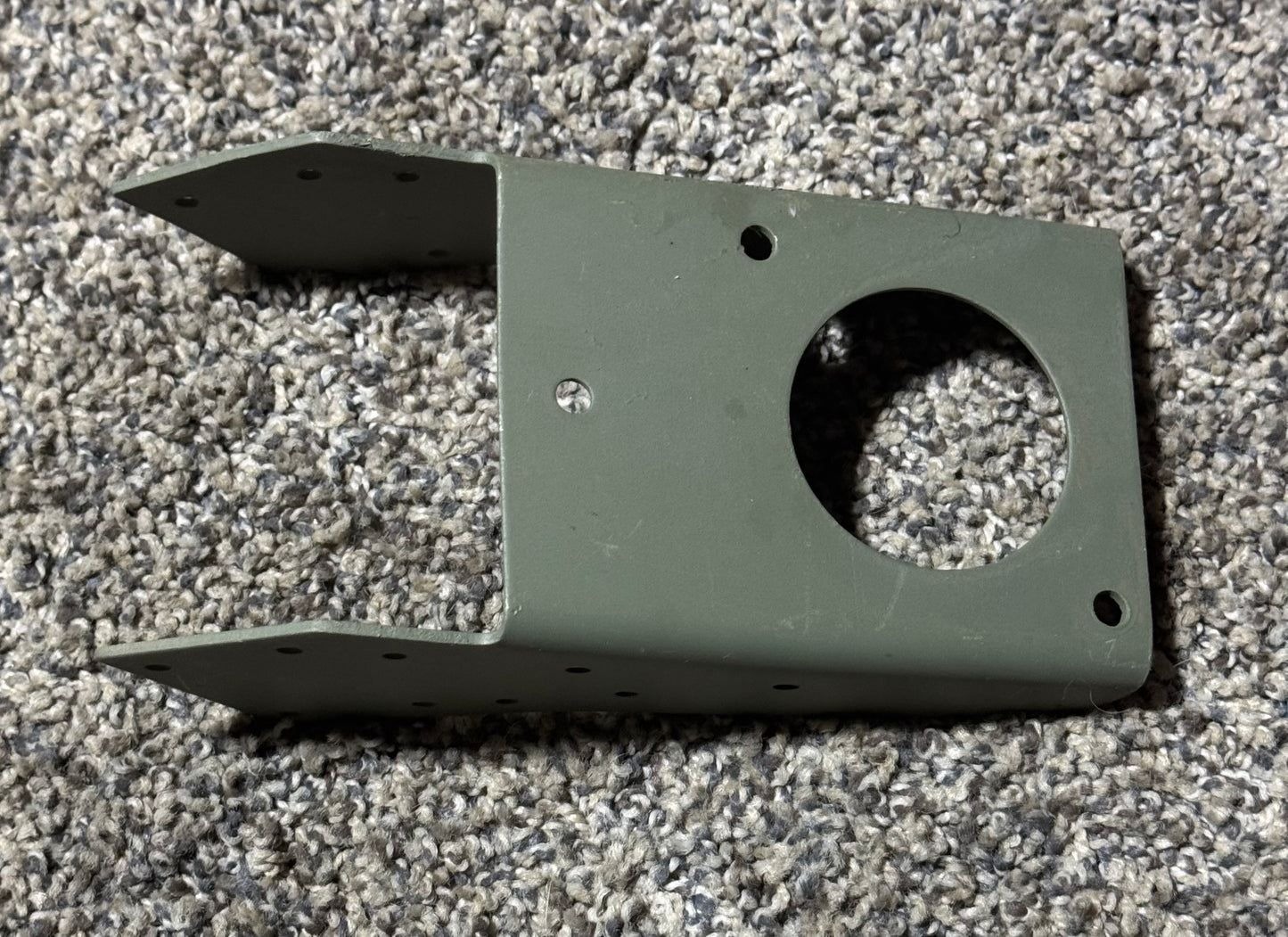 1213433-17 C-210 Support Bracket