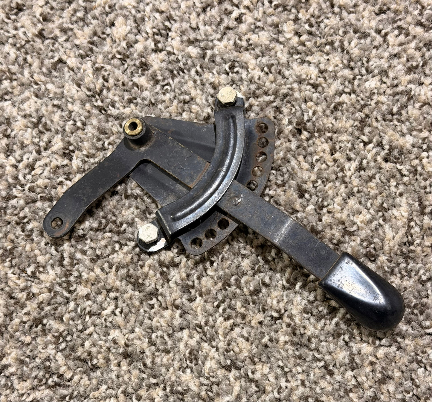 2113253-1 Cessna T210N Cowl Flap Lever Assy