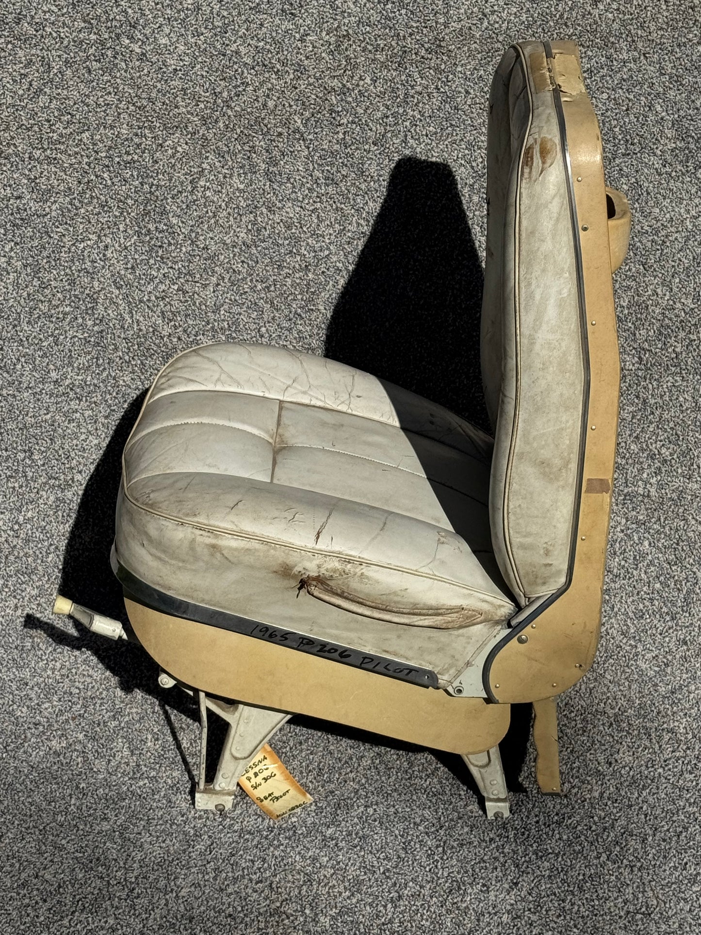 0700631-5 Cessna 206 Pilot Seat