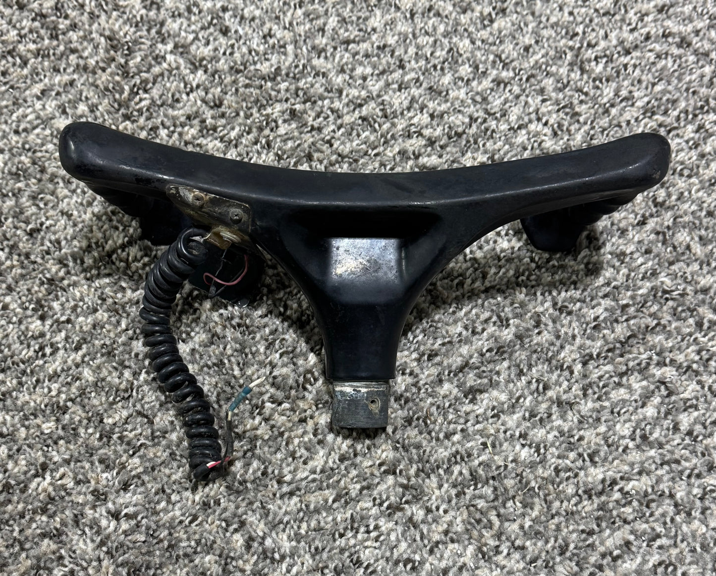 1560001-2 Cessna 210F Control Wheel W/ Transmit Switch