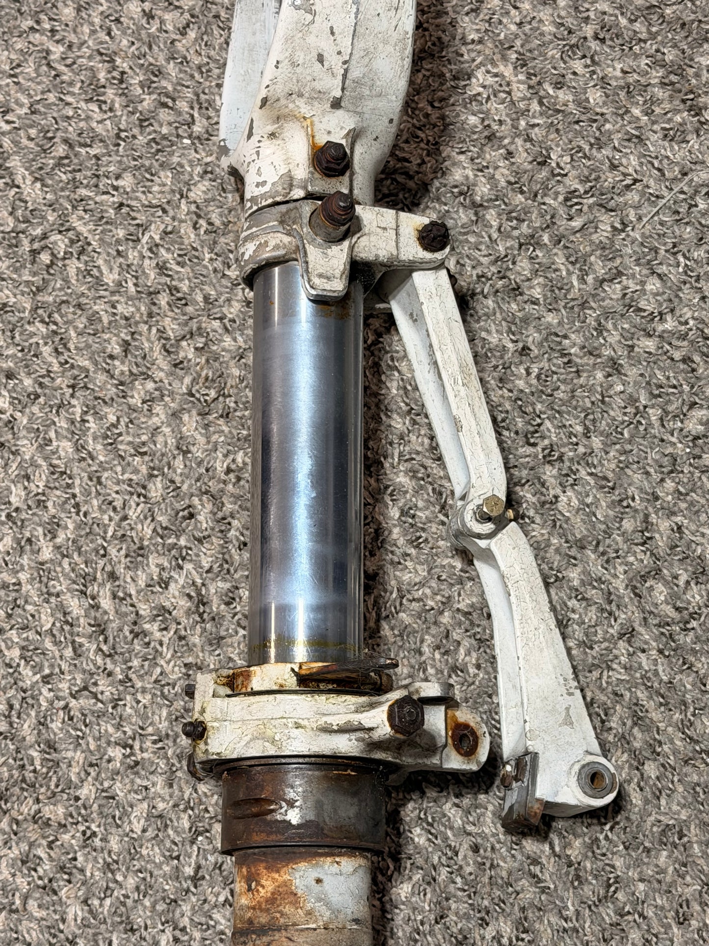 0543039-200 C-172 Nose Gear Shock Strut Assembly