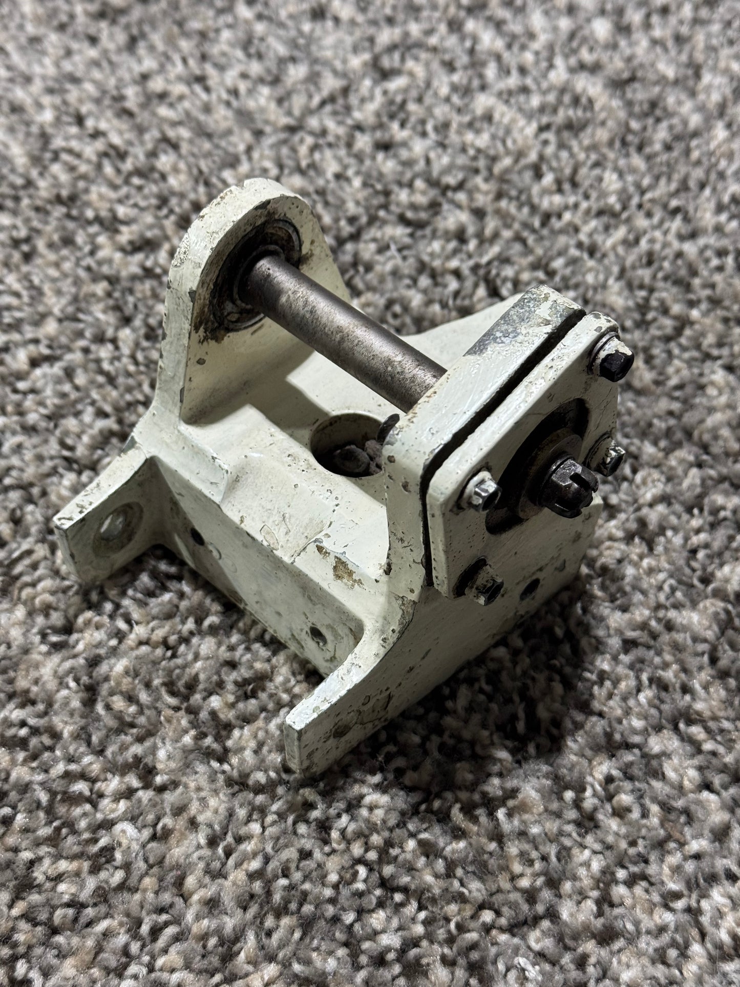 285-220401-7 Elevator Support LH Inboard Hinge