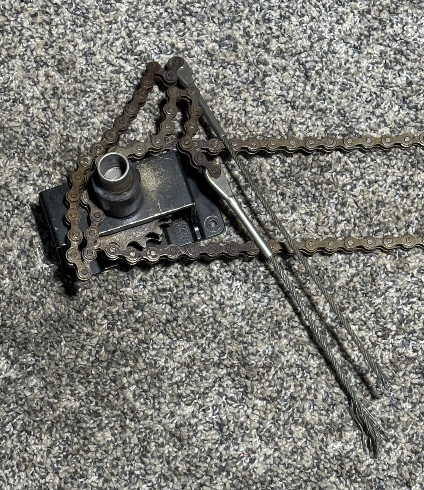 40954-002 PA-31T Aileron Chain Guard