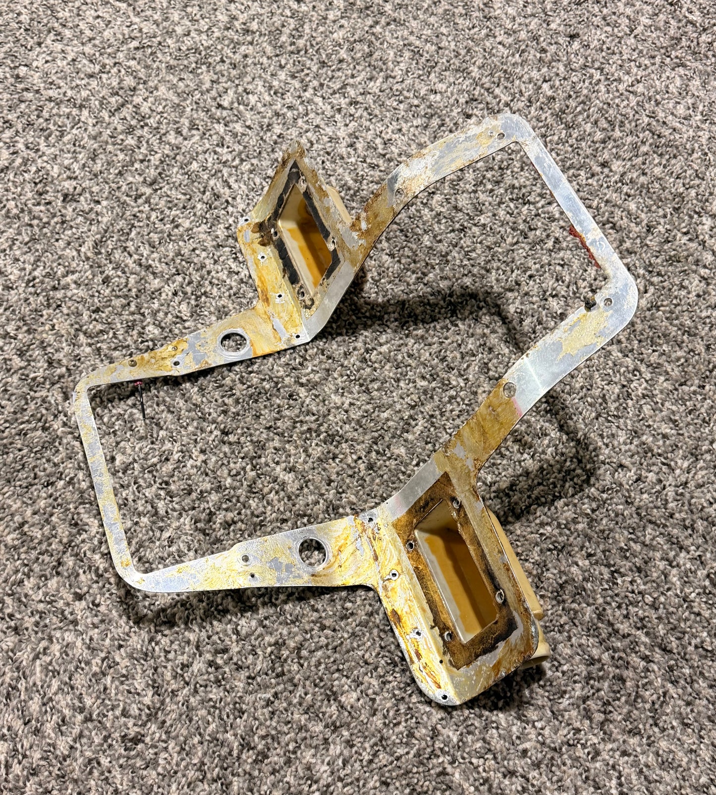 1215187-1 / 1211894-1 Cessna T210N Retainer Assy Headliner W/ Air Box