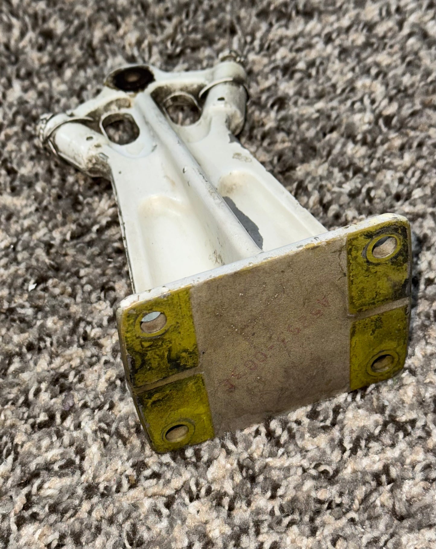 45253-003E PA-31T Elevator Control Hinge Assy