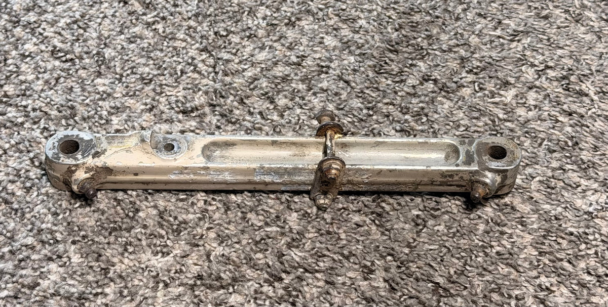16190-000 Piper PA23-250 Main Landing Gear Upper Drag Link Assy