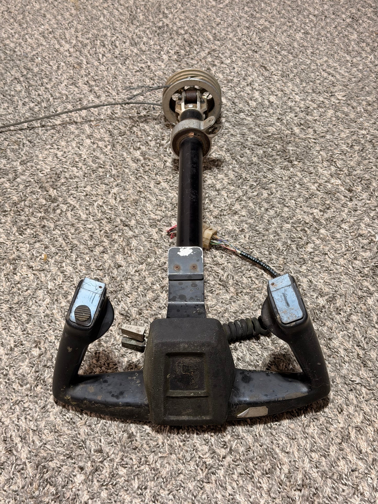 1260243-2 Cessna P210N Control Wheel Assembly W/ Mic Switch