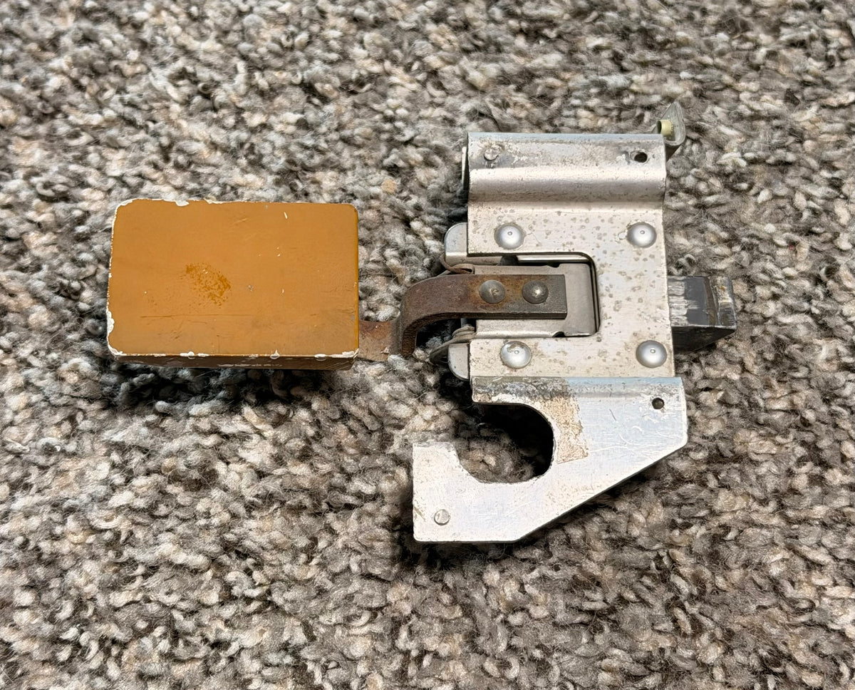 S1359-6 Cessna 177 Baggage Door Latch Assy